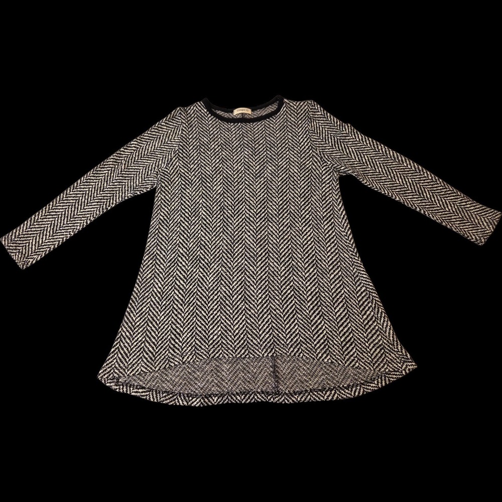Ginger G Sz L‎ Herringbone/Chevron Black and White Sweater
